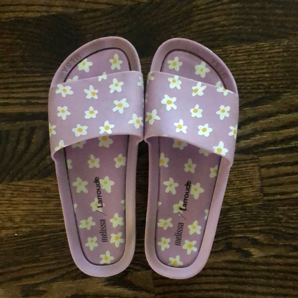 MELISSA X LARROUDE slides lavender daisy floral sandals